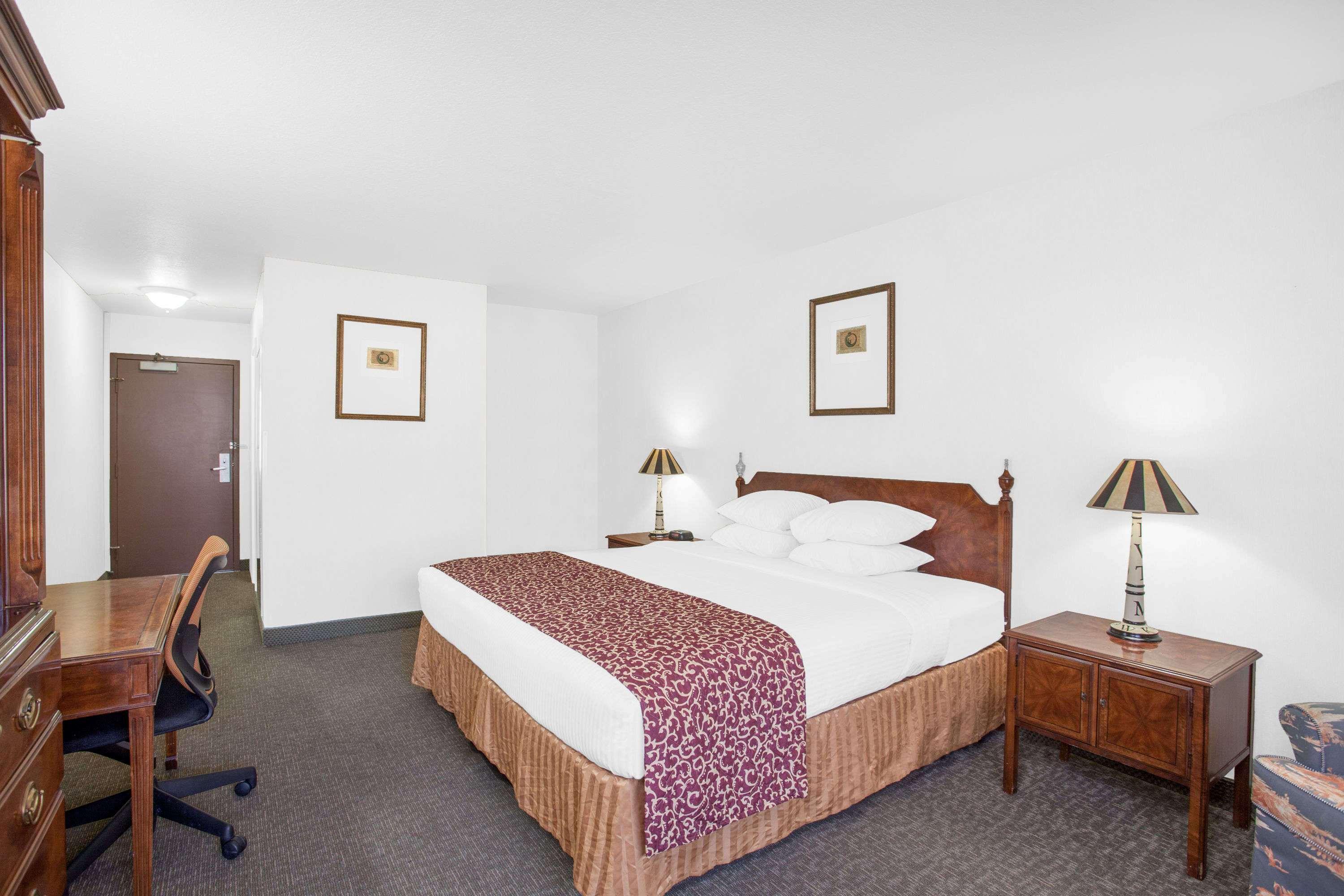 Ramada By Wyndham Barstow Hotel Eksteriør billede