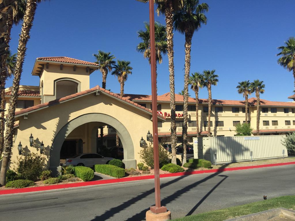 Ramada By Wyndham Barstow Hotel Eksteriør billede